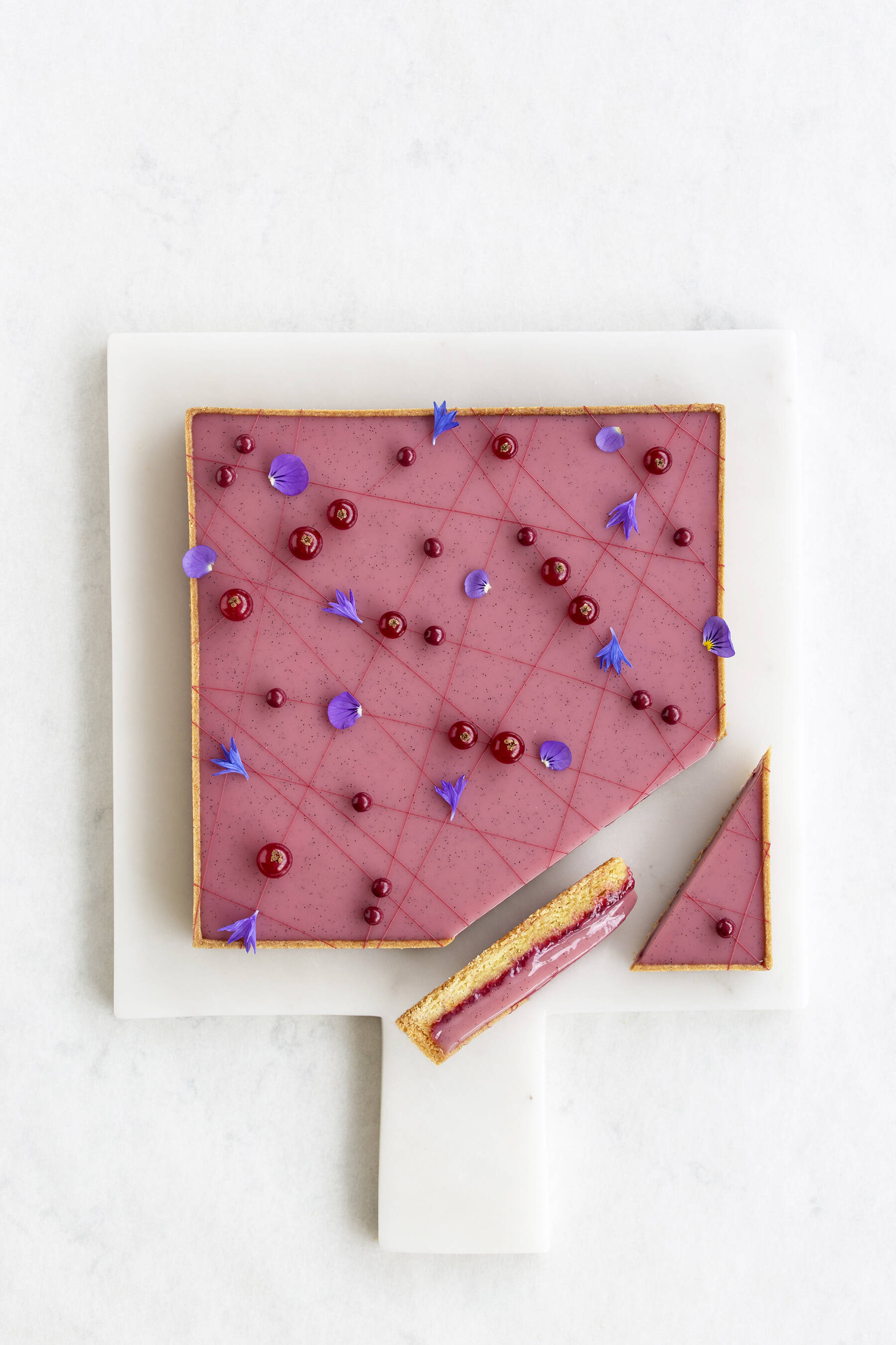 Red currant vanilla tart