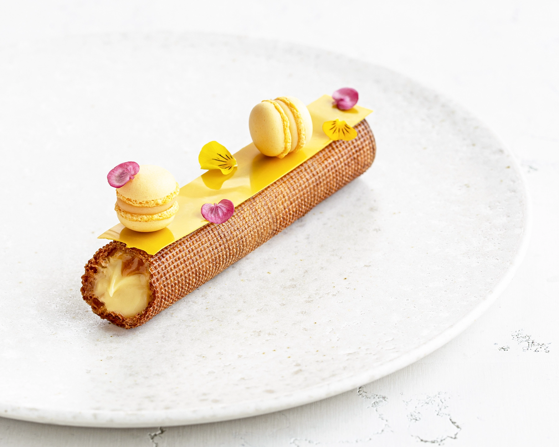 Passion fruit éclair