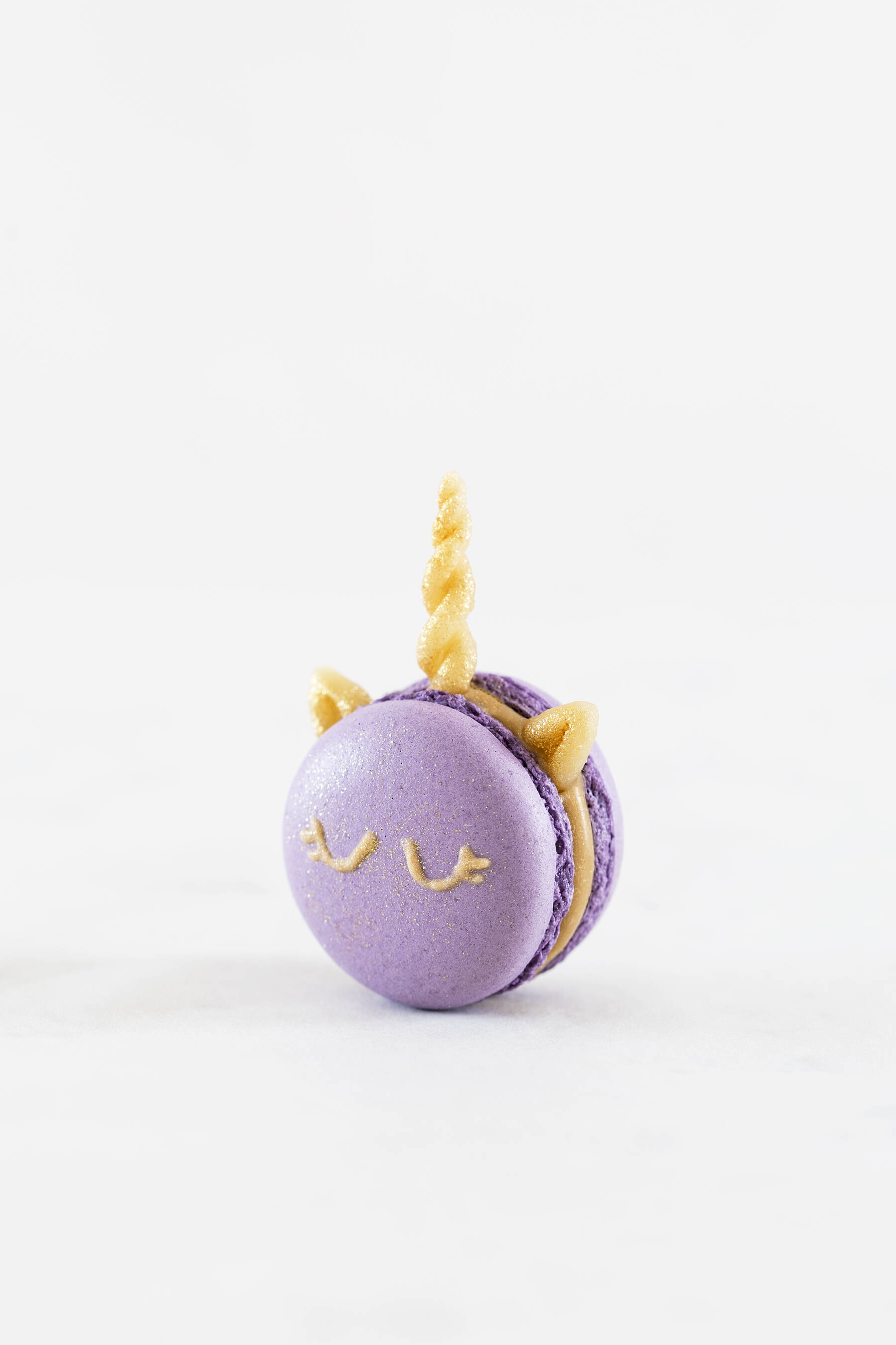 Unicorn macarons with salted caramel